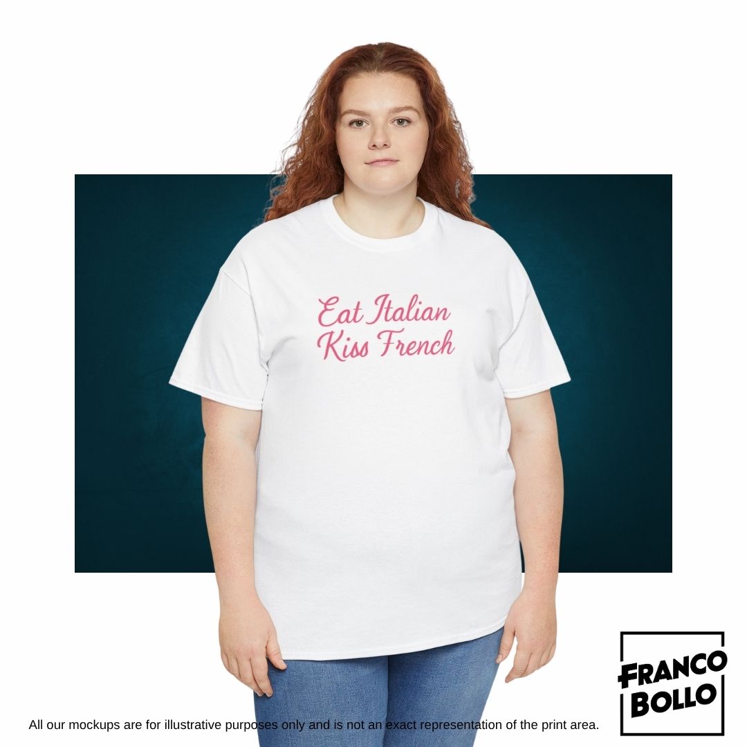 Maglietta “Eat Italian Kiss French” – T-shirt Divertente Unisex FrancoBollo.Shop Il primo brand print on demand on line in Tutta Italia.