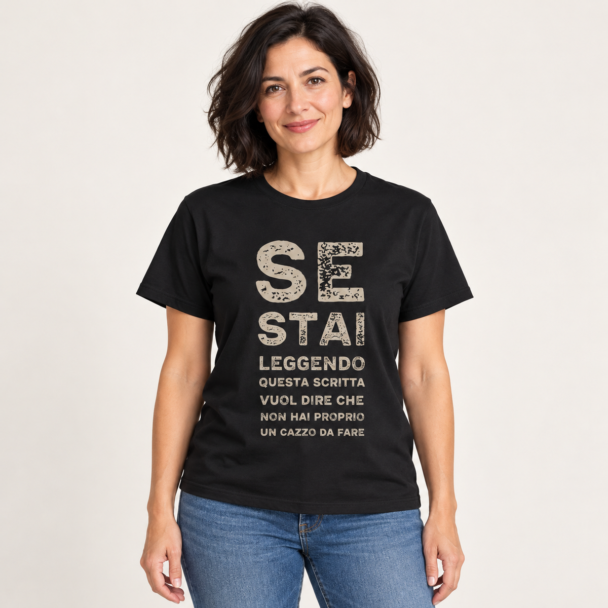 T-Shirt Divertente Uomo Donna – “Se Stai Leggendo Questa Scritta Vuol Dire Che Non Hai un Cazzo da Fare” Maglietta Ironica Italiana – maglietta nera, vista frontale